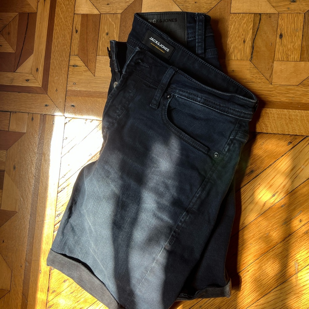 Jack & Jones cuffed midnight navy jean shorts. Men’s small (I’m 30-31 waist)